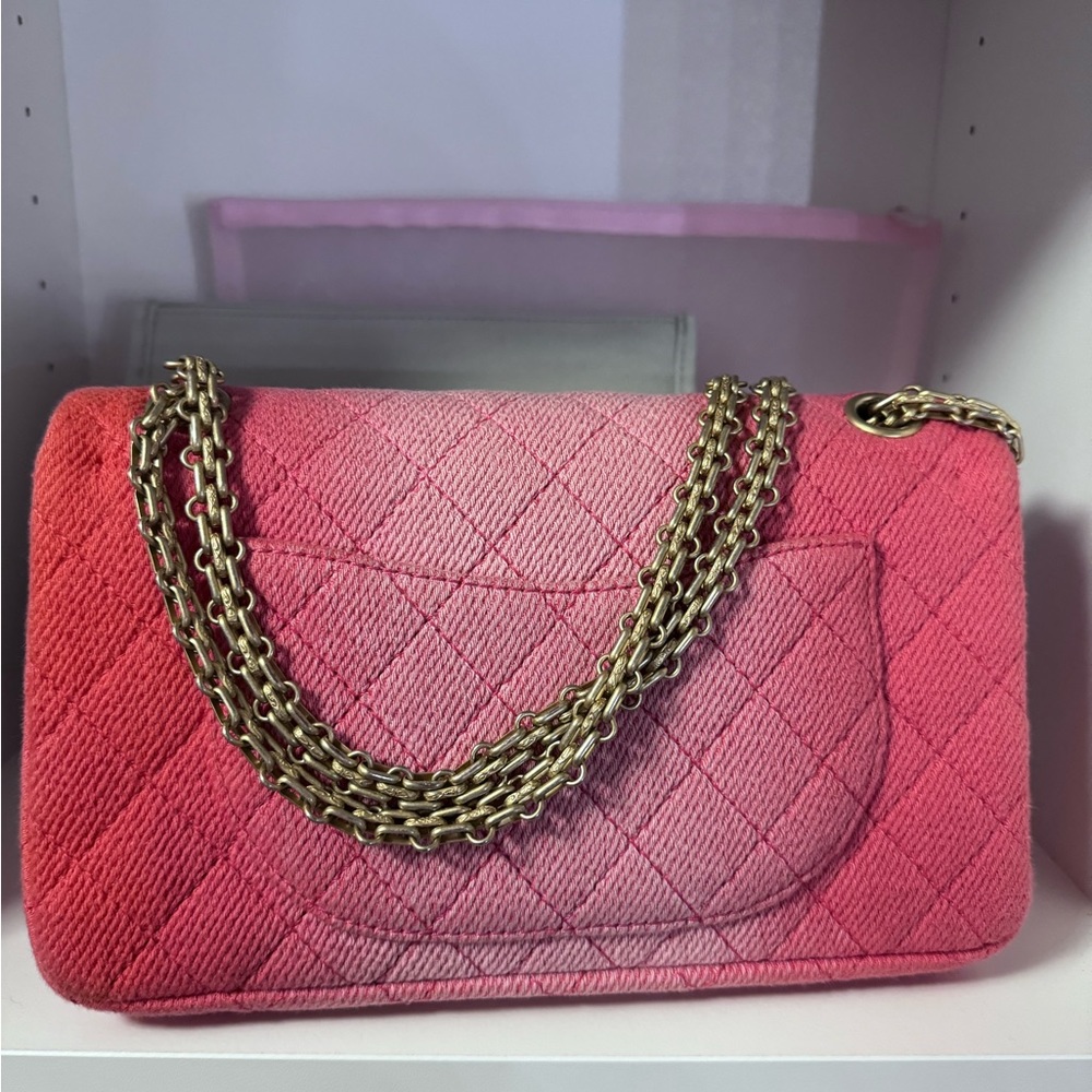 Chanel - Picture 2 of 5